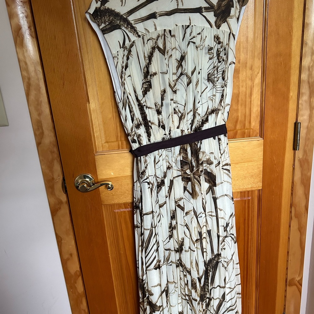 Black and White Sleeveless Maxi Sundress